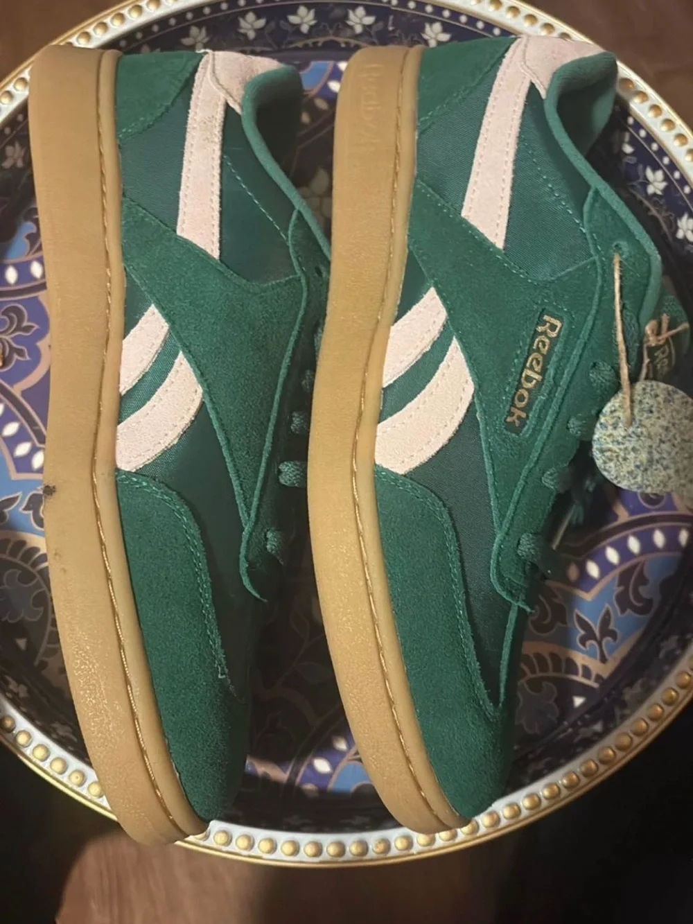 Reebok Green Suede Low-Top Sneakers with White Accents Womans Size 8.5